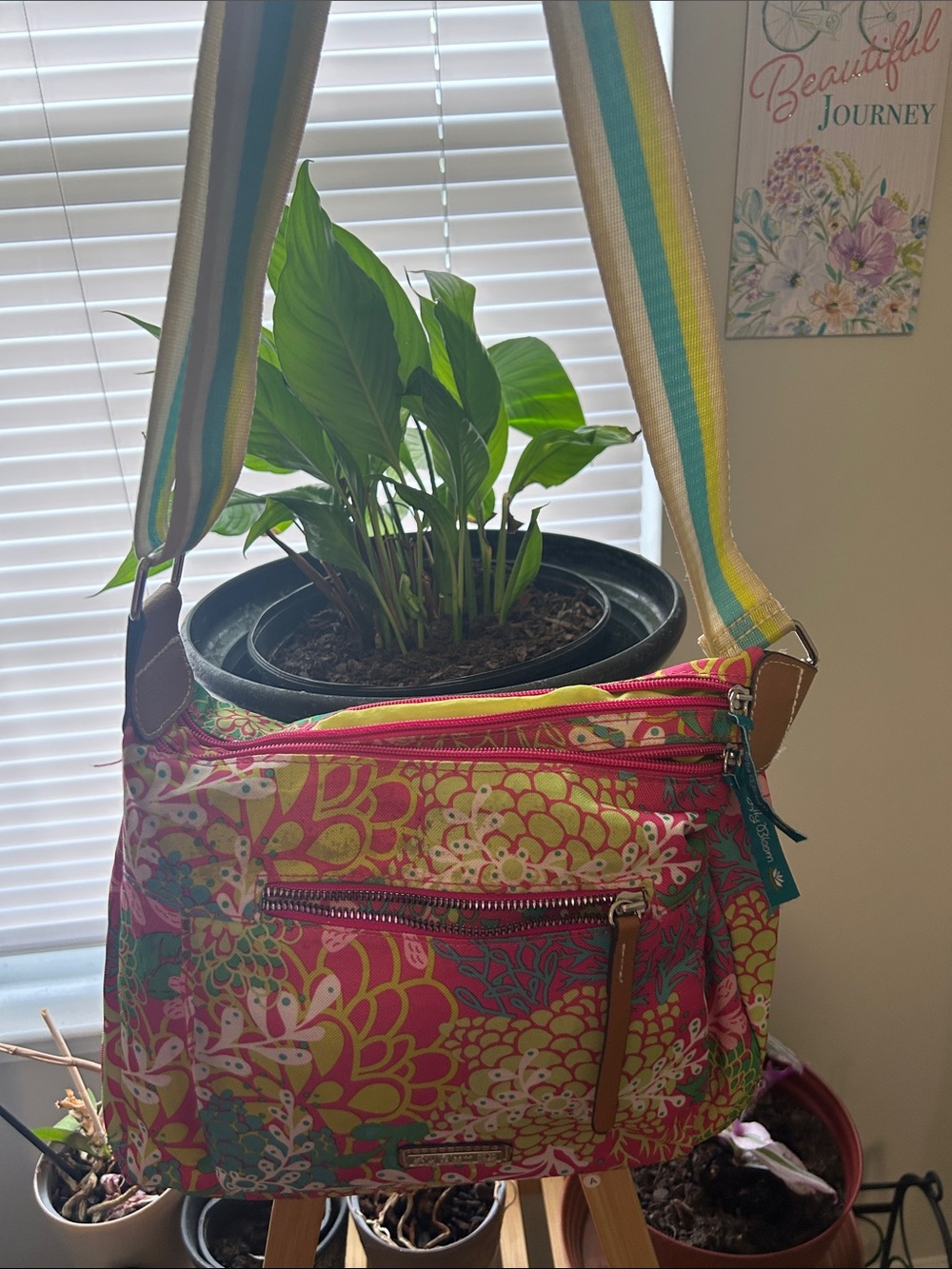Lilly bloom Colorful Floral Crossbody Bag in Pink & Green